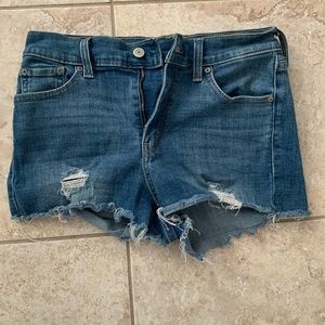 LEVIS super stretchy cut off denim shorts